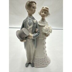 Lladro Porcelain Bride/Groom Figurine "Wedding" Height 7-3/4" Chips